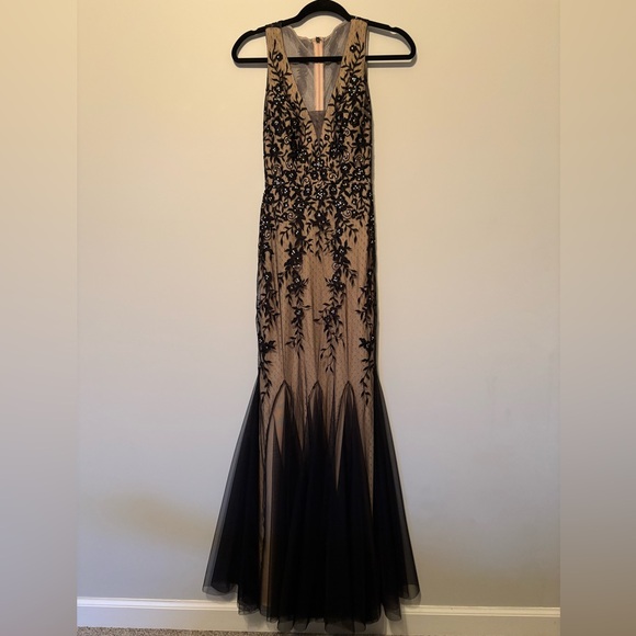 NWOT! AQUA Embroidered Lace Gown - 100% Exclusive - Picture 5 of 9